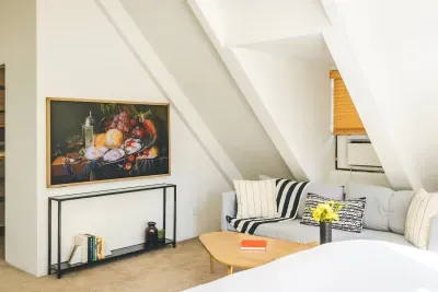 We won't blame you if you want to stay in bed in the mornings. The uber comfortable king sized bed in the primary suite makes it difficult to get up sometimes! Our primary suite comes complete with 65" TV & additional seating area. 

@pamcakes