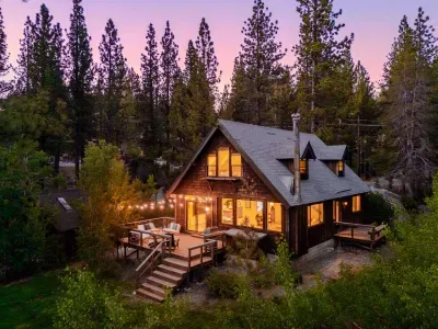 Market lights above our spacious back deck make this area a favorite spot for out guests to enjoy the last bit of light in the evenings-Tahoe's golden hour. 

@dirtandglass