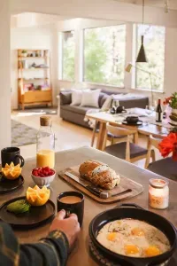 Echo View Chalet is just minutes from plenty of great restaurants, but you won't mind eating in with views like these. 

@pamcakes