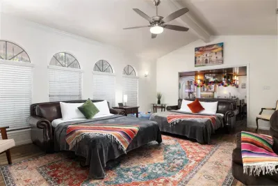 Two queen size pull out sleeper sofas. All linen provided.