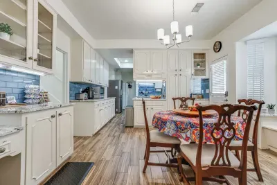 Breakfast Nook Located Next to the Coffee Bar and the Kitchen. The Perfect spot!