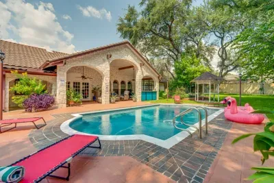 Resort Style Swimming Pool!!!!