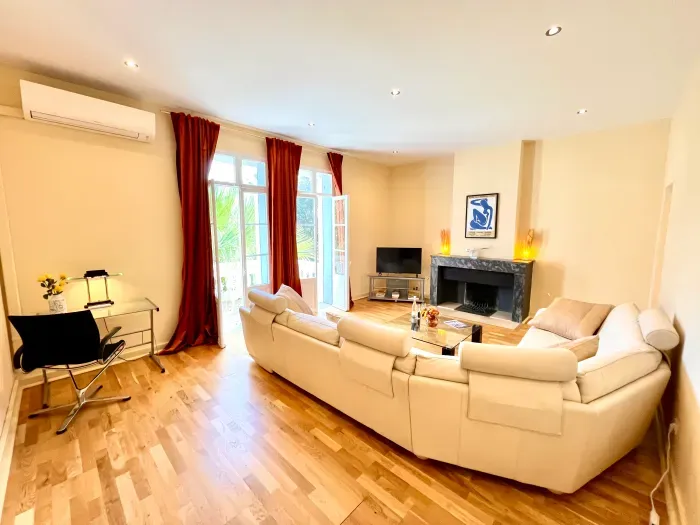 Picasso Livingroom full