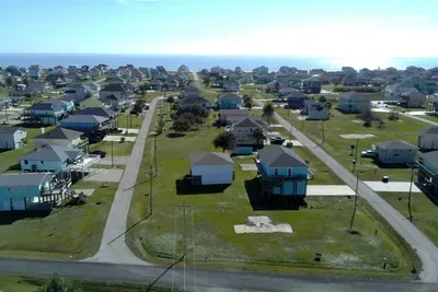 Spacious Crystal Beach neighborhood with easy access to the shoreline, perfect for morning walks, golf cart cruising, and soaking up the coastal views.