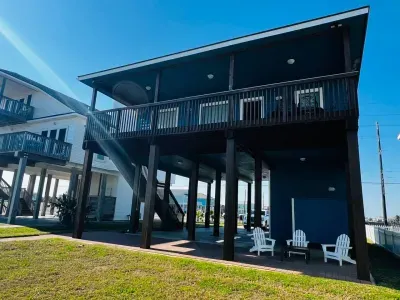 Parking under the house protects your vehicle from the Texas sun.  Lots of room for everyone to spread out and enjoy the area.