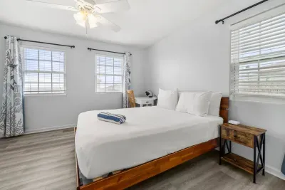 Queen sized bed with dedicated workspace and sofa bed for extra sleeping space.  Bedroom also has access to deck on the 3rd level giving way to those amazing ocean views and beautiful sunrises.