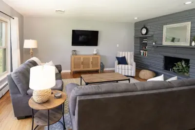 Settle in and watch a movie or your favotire show! The living room is a great spot for relaxing and/or gathering. It offers 2 comfortable couches, a gliding chair, a TV with roku, board games, and books for guests to enjoy. 