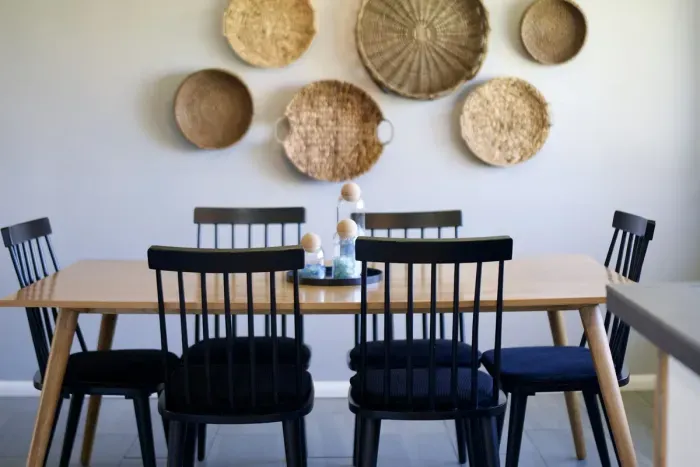 Dinner with a stunning view! The modern-style table, accommodating up to 6 guests, will undoubtedly become a favorite gathering spot during your stay.