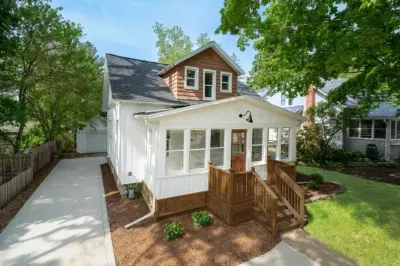 Welcome to Marlowe's Haven! Located in the heart of South Haven, MI! Unforgettable Lake Michigan beaches, shopping, restaurants, marinas, and more are just a short walk or bike ride away! This adorable 3 bed, 2 bath home is truly a beach town dream!