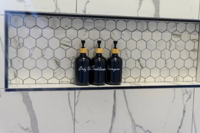 [Full Bath] Provided shampoo, conditioner, body wash