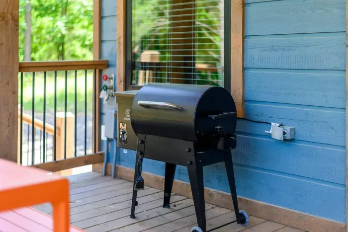 [deck] A dual functioning smoker and bbq for you and your family to cook on! Pellets provided. Imagine grabbing some meat and smoking it on a nice day!