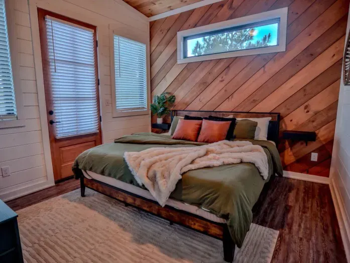 [Upstairs Primary Winter Decor]