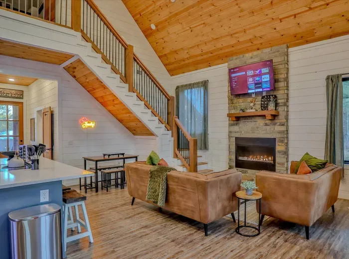 [Living Room] Can't you imagine you and your friends/family enjoying this gorgeous open floor living room and fireplace!