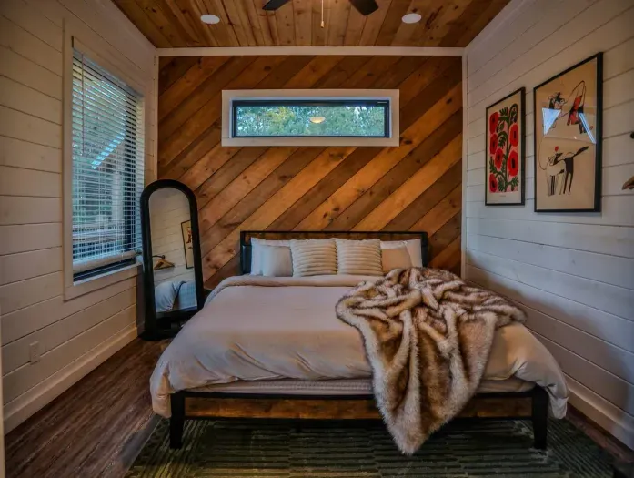 [Downstairs Primary Winter Decor]