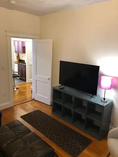 109S15 | The Strathmore 15 | 1BR 1B w/AC | Private - image 3 of 29