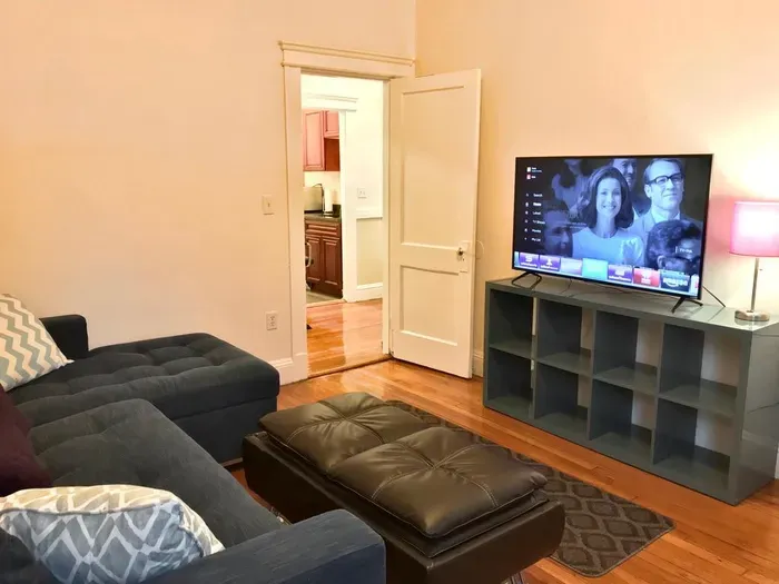 109S15 | The Strathmore 15 | 1BR 1B w/AC | Private