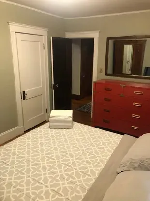 145R1.1 | The Redlands 1 | 2BR 1B w/AC | Room #1