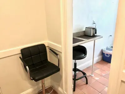 109S8 | The Strathmore 8 w/AC | 1BR 1BA | Private - image 10 of 13