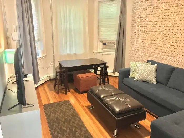 109S8 | The Strathmore 8 w/AC | 1BR 1BA | Private - image 1 of 13
