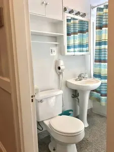 109S8 | The Strathmore 8 w/AC | 1BR 1BA | Private - image 13 of 13