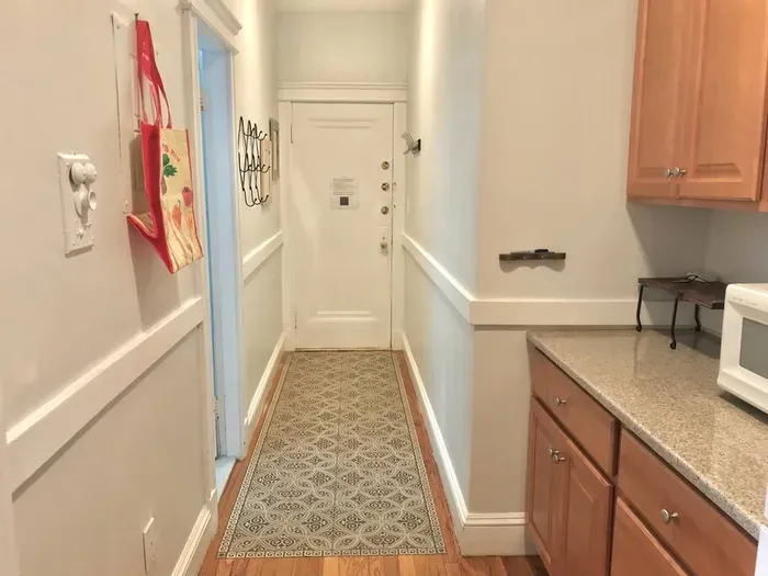 109S8 | The Strathmore 8 w/AC | 1BR 1BA | Private - image 9 of 13