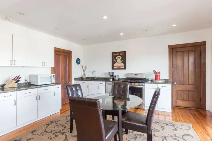 The Sky View Redline ~ Pvt Apt | 3BR 1BA w/AC & WD - image 2 of 22
