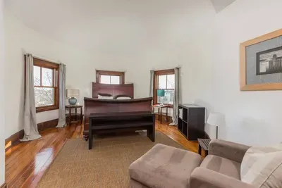 The Sky View Redline ~ Pvt Apt | 3BR 1BA w/AC & WD - image 18 of 22