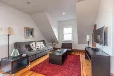The Sky View Redline ~ Pvt Apt | 3BR 1BA w/AC & WD - image 4 of 22