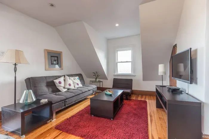 The Sky View Redline ~ Pvt Apt | 3BR 1BA w/AC & WD - image 4 of 22