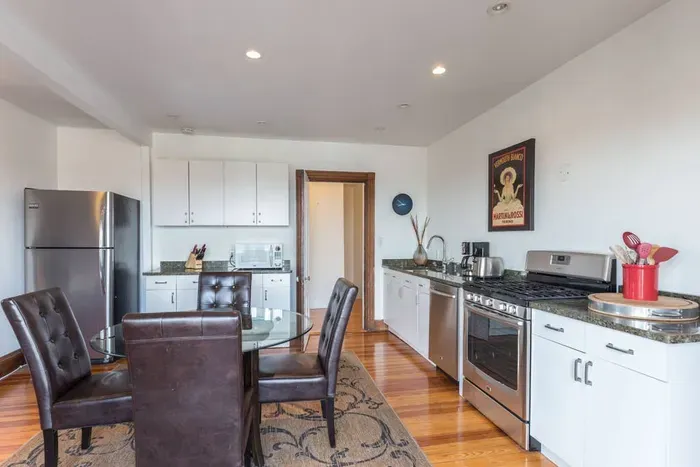The Sky View Redline ~ Pvt Apt | 3BR 1BA w/AC & WD - image 3 of 22