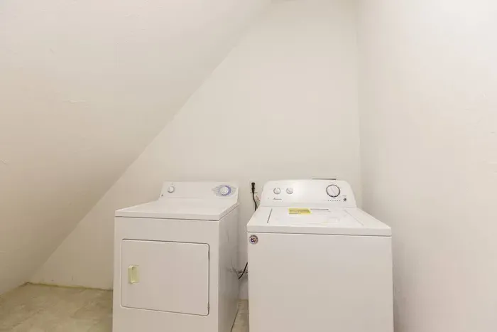 The Sky View Redline ~ Pvt Apt | 3BR 1BA w/AC & WD - image 16 of 22
