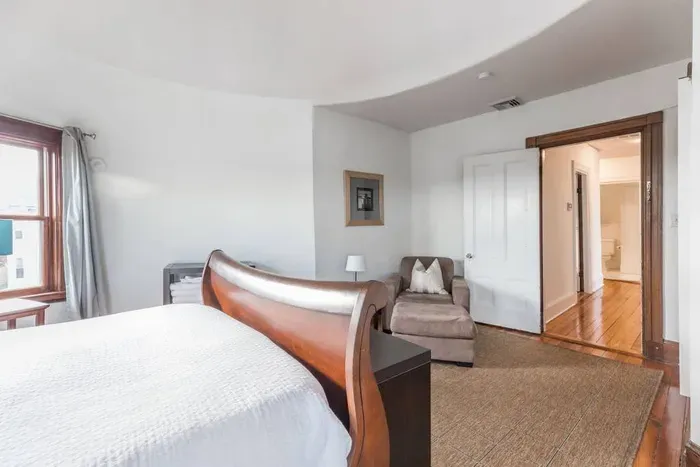 The Sky View Redline ~ Pvt Apt | 3BR 1BA w/AC & WD - image 10 of 22