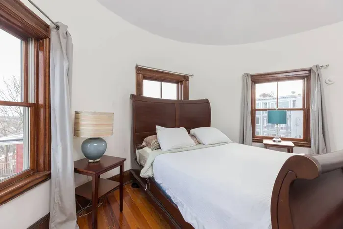 The Sky View Redline ~ Pvt Apt | 3BR 1BA w/AC & WD - image 8 of 22