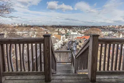 The Sky View Redline ~ Pvt Apt | 3BR 1BA w/AC & WD - image 7 of 22