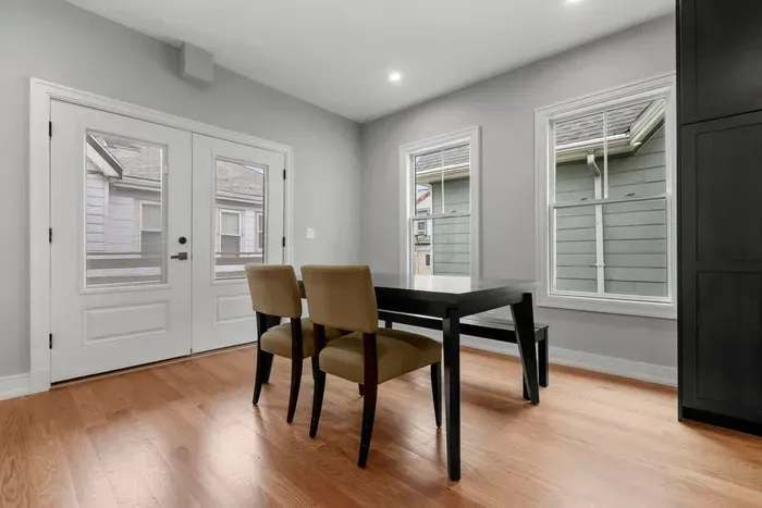 The Sumner Redline | 3BR 3B w/AC & W/D | Bi-Level - image 20 of 39