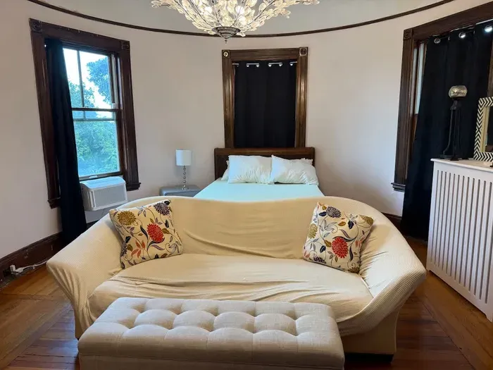 The Grand View ~ Rose Bedroom | 5BR 2B w/AC & WD - image 1 of 11