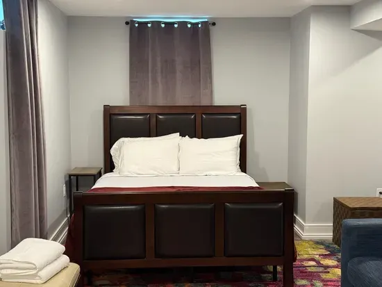 The Sumner Redline ~ Private Suite | W/D!