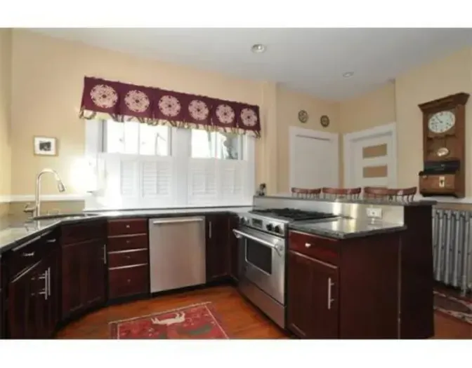Fully function kitchen with bar seating