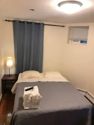 109S2.3 | The Strathmore 2 | 3BR 2B w/AC | Room #3