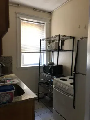 109S3.2 | The Strathmore 3 | 2BR 2B w/AC | Room #2