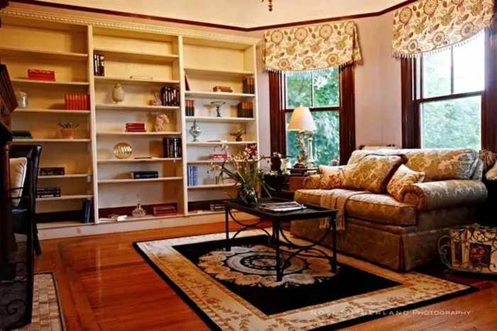 The Grand View ~ Blue Bedroom | 5BR 2B w/AC & WD - image 7 of 32