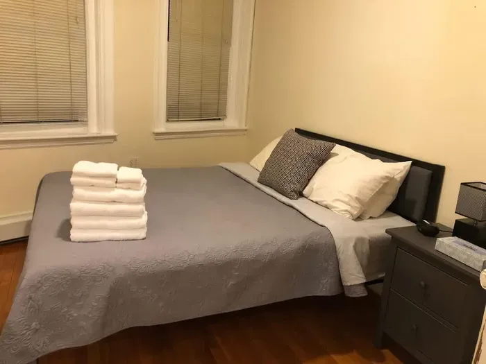 109S14 | The Strathmore 14 w/AC | 2BR 1B | Private - image 9 of 10