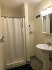 109S3 | The Strathmore 3 w/AC | 2BR 2BA | Bi-Level - image 13 of 26