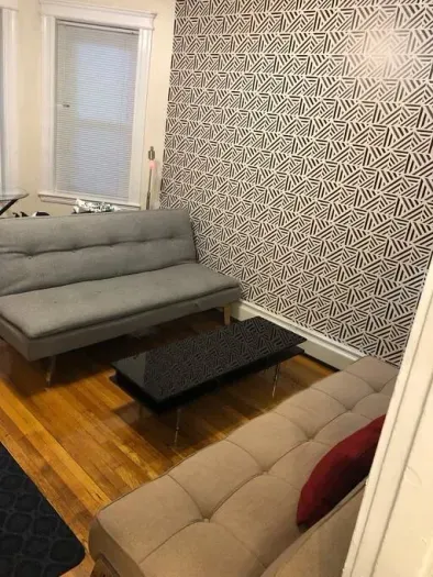 109S2.1 | The Strathmore 2 | 3BR 2B w/AC | Room #1 - image 4 of 23