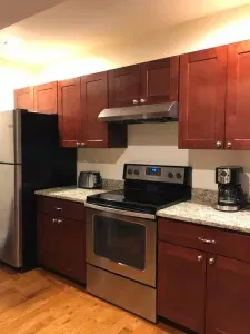 109S2.1 | The Strathmore 2 | 3BR 2B w/AC | Room #1 - image 11 of 23