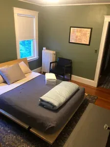 145R1.2 | The Redlands 1 | 2BR 1B w/AC | Room #2 - image 6 of 19