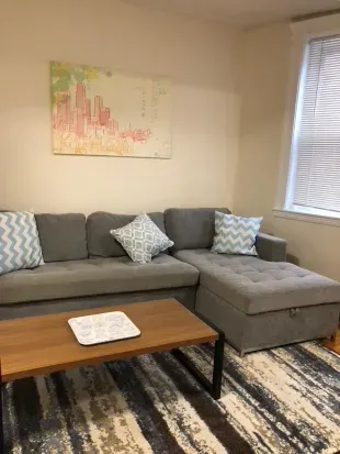 109S3.1 | The Strathmore 3 | 2BR 2B w/AC | Room #1