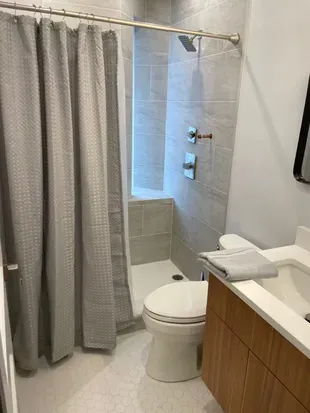 The Annabel 2 ~ Private Apt | 3BR 2B w/AC & W/D
