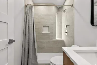 The Annabel 2 ~ Private Apt | 3BR 2B w/AC & W/D - image 13 of 45