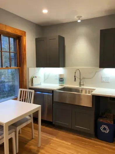 25A1.2 | The Alameda 1 | 2BR 1B w/AC & WD | Room 2 - image 11 of 12